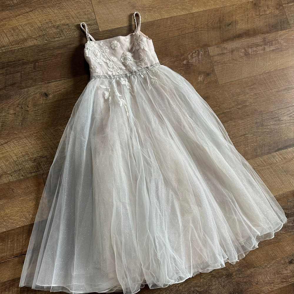 Girls DB studio Formal Dress Size 7 White Silver Easter Spring